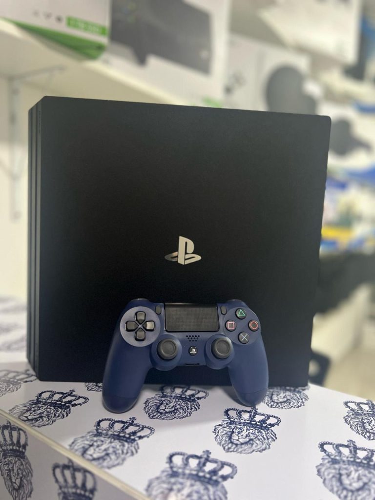 PlayStation 4 Pro 4K HDR 1TB Semi-Novo