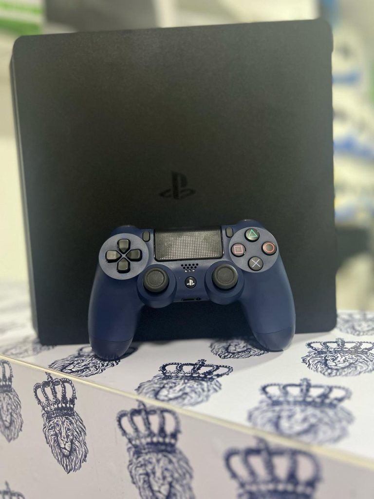 PlayStation 4 Slim HDR 1TB Semi-Novo